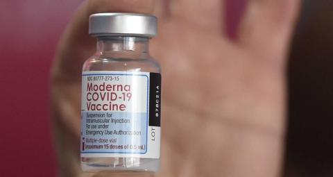 Το εμβόλιο της Moderna έχει αποτελεσματικότητα 93% σε βάθος 6μήνου από τη β' δόση