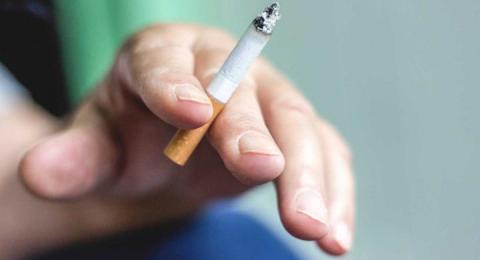 Δέκα φορές πιο συχνός ο καρκίνος του πνεύμονα σε οροθετικούς καπνιστές