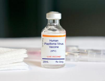 Το εμβόλιο για τον ιό HPV μειώνει τον κίνδυνο καρκίνου του τραχήλου της μήτρας