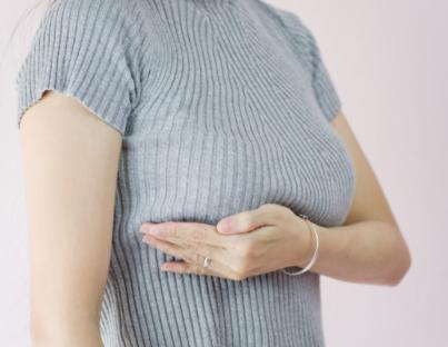 Καρκίνος του μαστού: Ποια πιθανα συμπτώματα πρέπει να μας αμησυχήσουν